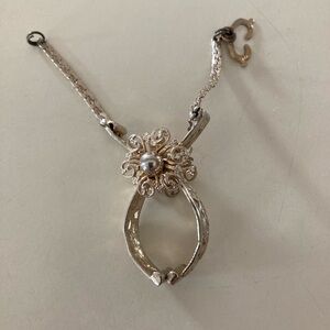 Gold Tone Filigree Flower Glove Clip Holder Purse Accessory Chain Keeper MCM 24K